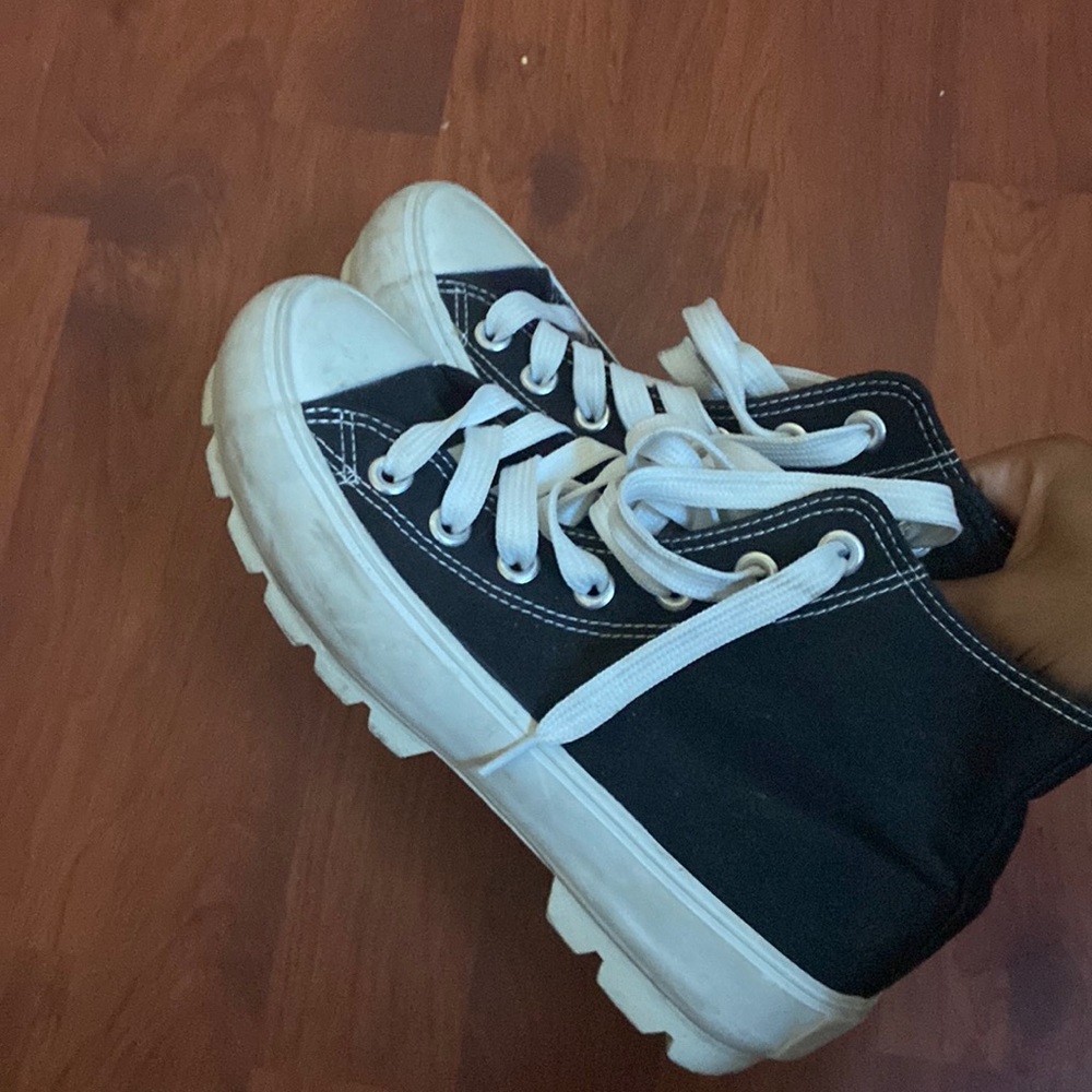 Platform converse